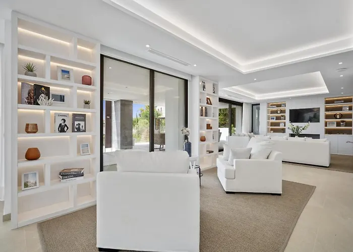 Alejandra - Benahavis By Finest