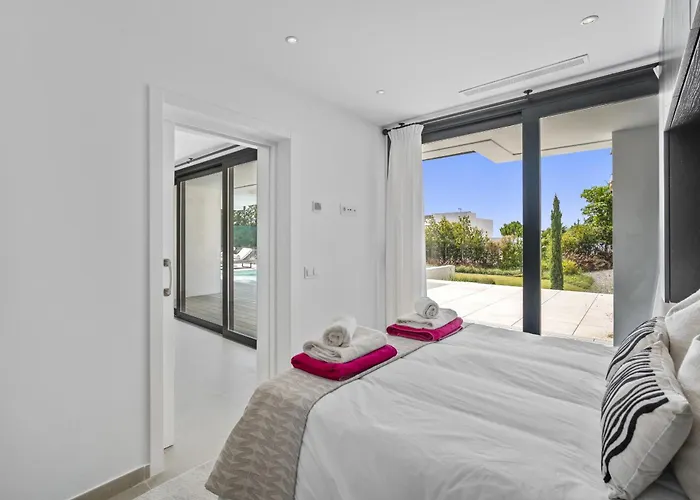 Alejandra - Benahavis By Finest